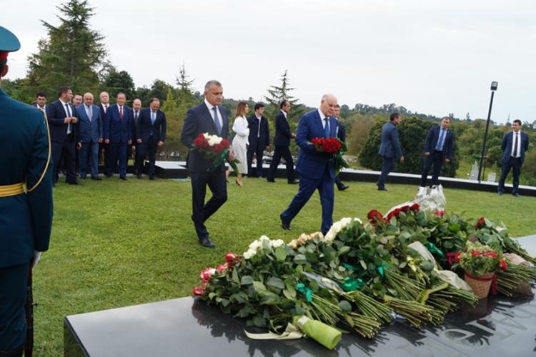 Торжественные мероприятия по случаю Дня Победы и Независимости Абхазии 