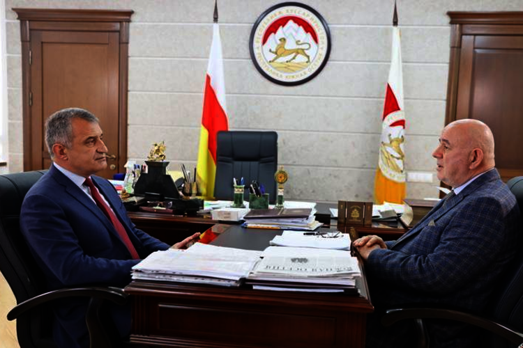 Встреча А.И. Бибилова и Д.Н. Медоева