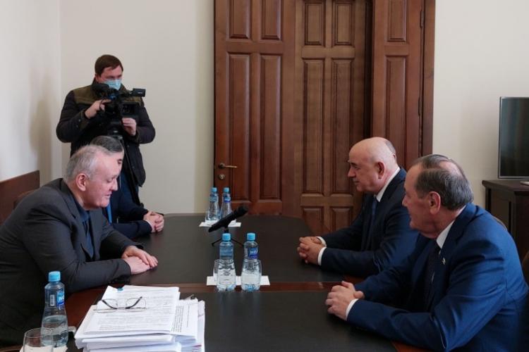 Встреча Д.Н. Медоева и А.З. Анкваб