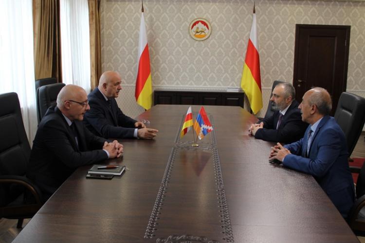 Встреча Д.Н. Медоева и Д.К. Бабаяна