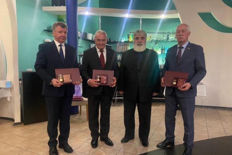 Я. Демеев вручил ведомственные награды МИД РЮО