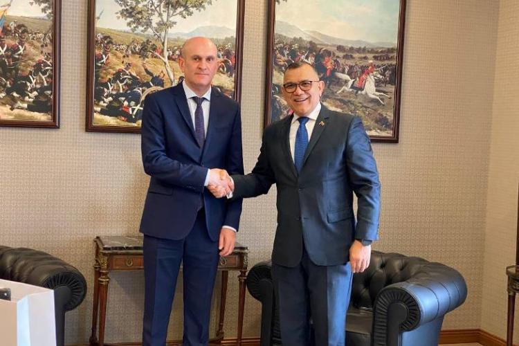 Встреча Министра иностранных дел Республики Южная Осетия А.М. Джиоева с Чрезвычайным и Полномочным Послом Боливарианской Республики Венесуэла в Республике Южная Осетия Х.Р. Саласаром Веласкесом