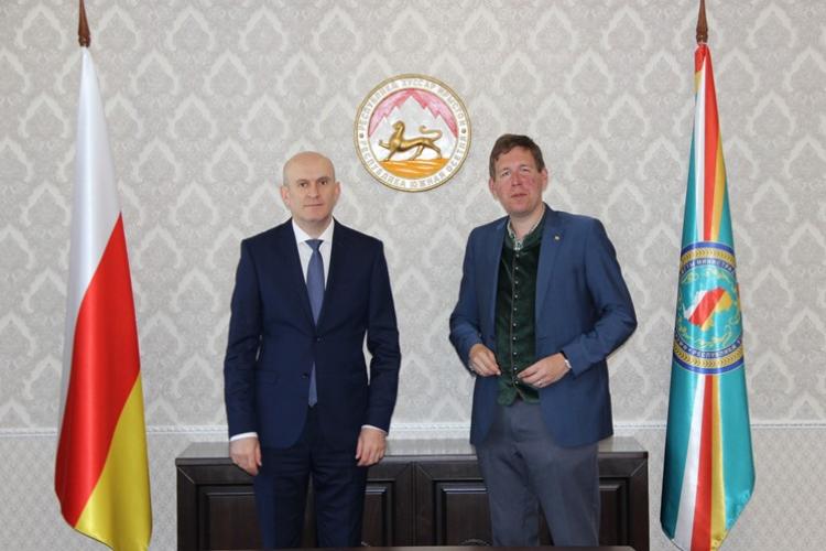 Ахсар Джиоев принял Патрика Поппеля