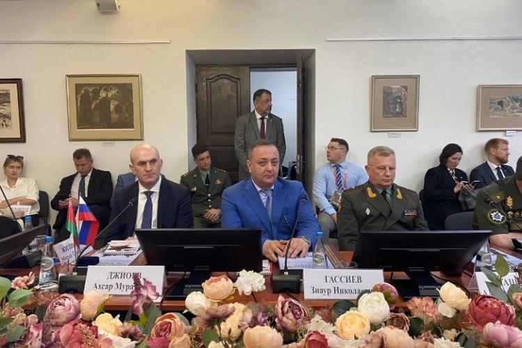 Круглый стол в Бресте