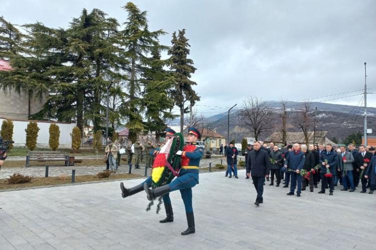 Торжественная церемония возложения венков и цветов ко Дню защитника Отечества