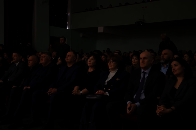 Показ сказки-мюзикла «Красная Шапочка в Стране чудес»