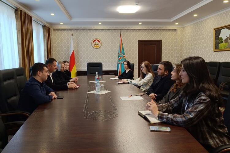 Заседание Совета молодых дипломатов МИД РЮО