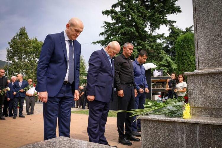 Памятная акция в память о жертвах теракта в Беслане