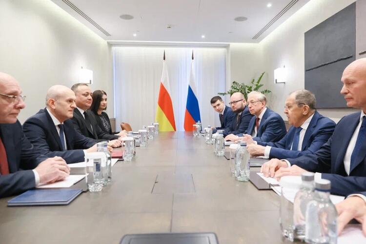 Встреча Министров иностранных дел Южной Осетии и России А.М. Джиоева и С.В. Лаврова