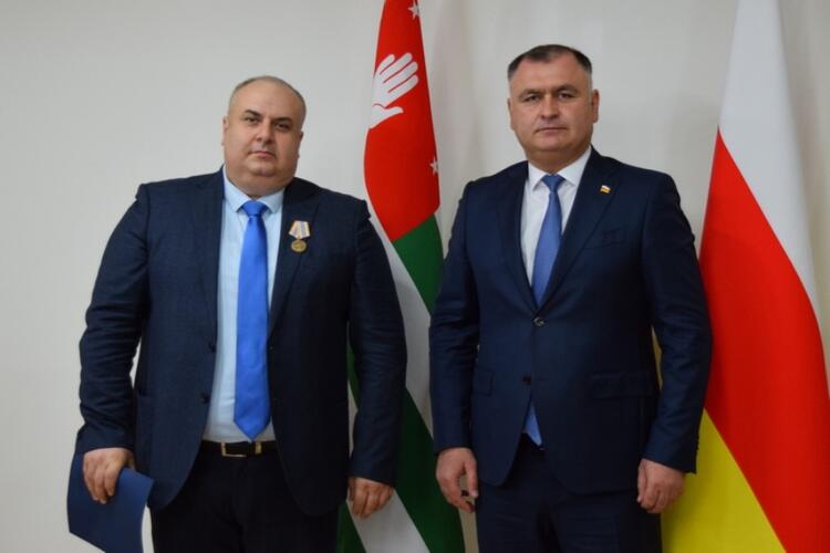 Встреча Президента РЮО А. Гаглоева с делегацией МИД Абхазии 