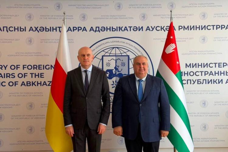 Встреча Министра иностранных дел Республики Южная Осетия А.М. Джиоева и И.о. министра иностранных дел Республики Абхазия О.М. Бигвава
