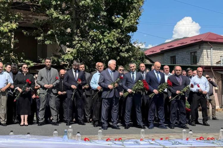 Памятная акция в Цхинвале, посвященная 22-ой годовщине трагических событий в Беслане