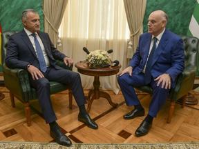 Встреча А. Бибилова и А. Бжания