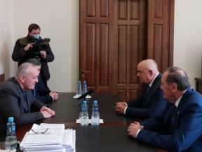 Встреча Д.Н. Медоева и А.З. Анкваб