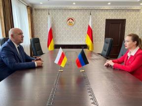 Встреча Министра иностранных дел РЮО Д.Н. Медоева и Министра иностранных дел ДНР Н.Ю. Никоноровой