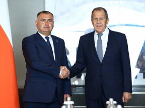 Встреча Президента Южной Осетии А. Гаглоева и Министра иностранных дел России С. Лаврова