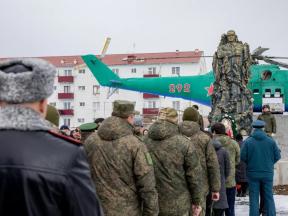 Церемония возложения венков и цветов к памятнику воинам-интернационалистам