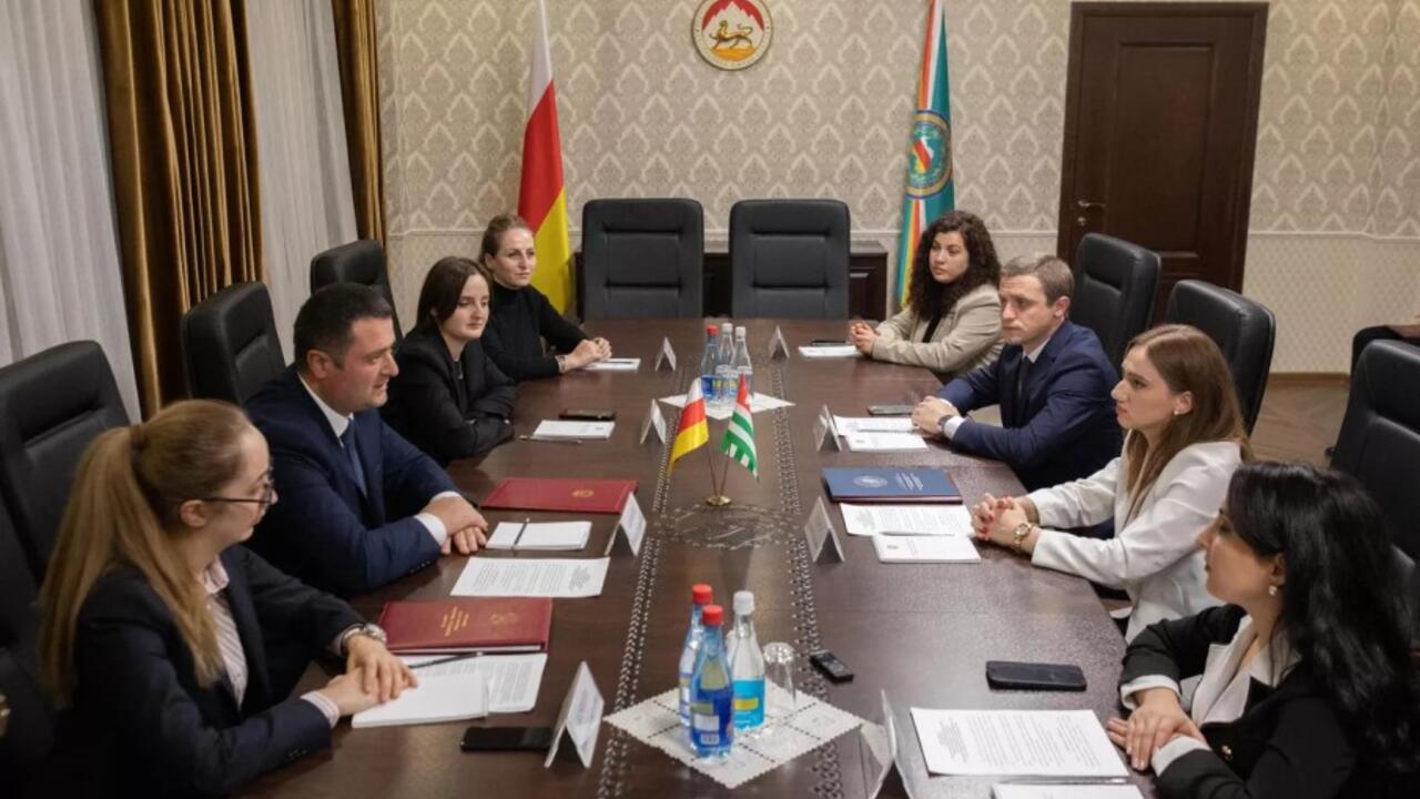 Двусторонние консультации и подписание Меморандума о сотрудничестве между СМД МИД Южной Осетии и МИД Абхазии