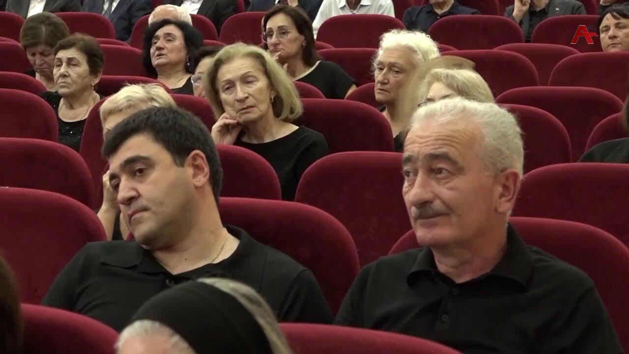 Embedded thumbnail for Церемония прощания с Олегом Боциевым - репортаж абхазского телевидения