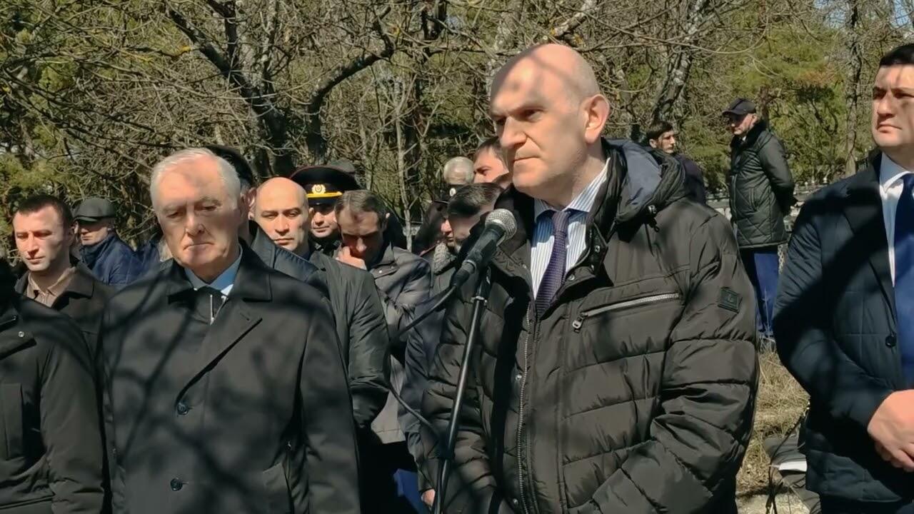 Embedded thumbnail for Выступление Министра иностранных дел РЮО А.М. Джиоева в ходе памятного мероприятия, посвященного 35-й годовщине Ередской трагедии