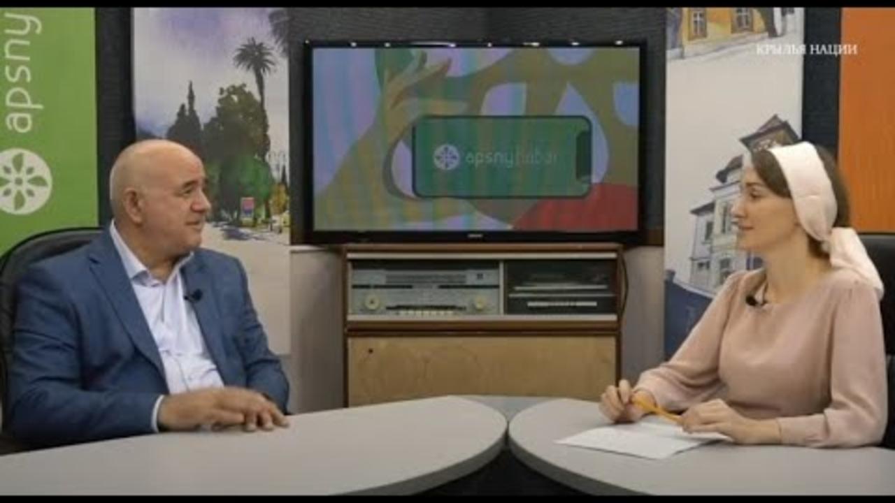 Embedded thumbnail for Министр иностранных дел Южной Осетии Дмитрий Медоев в абхазском этновидеопроекте «Крылья нации»