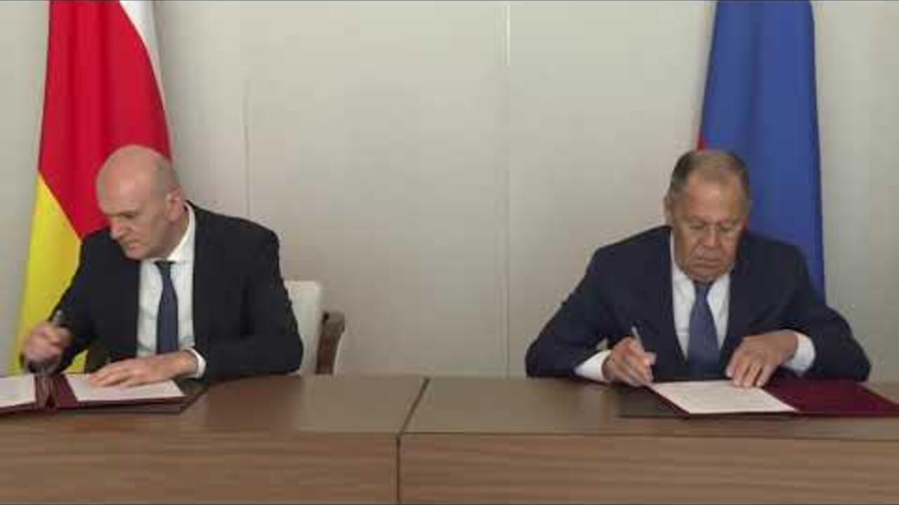 Embedded thumbnail for Подписание Плана консультаций между Министерством иностранных дел Республики Южная Осетия и Министерством иностранных дел Российской Федерации на 2026-2027гг.