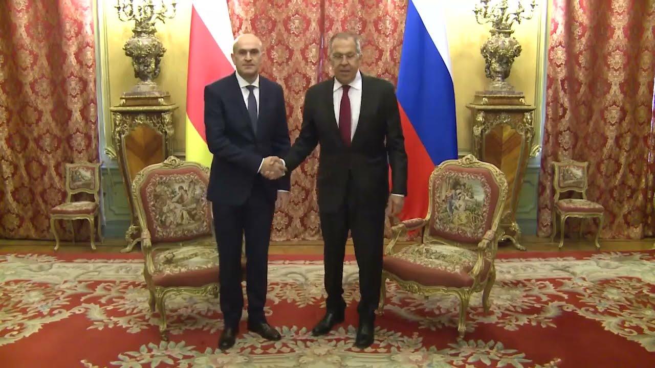 Embedded thumbnail for Переговоры Министра иностранных дел Республики Южная Осетия А.М. Джиоева и Министра иностранных дел Российской Федерации С.В. Лаврова