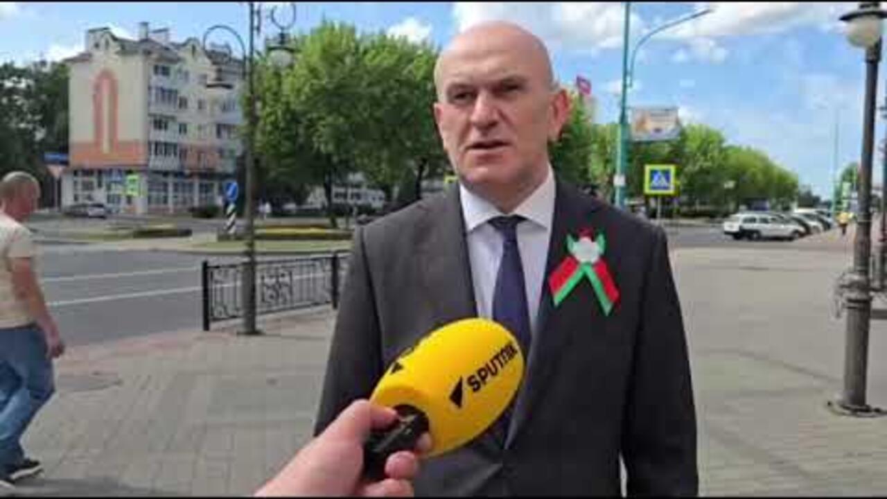 Embedded thumbnail for Глава МИД РЮО А. Джиоев принял участие в памятных мероприятиях в Бресте ко Дню всенародной памяти жертв Великой Отечественной войны и геноцида белорусского народа